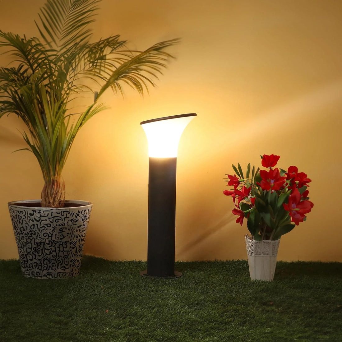 Luxiono Lighting Outdoor Garden Light Water Resistant and Adjustable Bulb Included with Two Year Bulb Replacement Guarantee (Body Made with Die cast Aluminium)